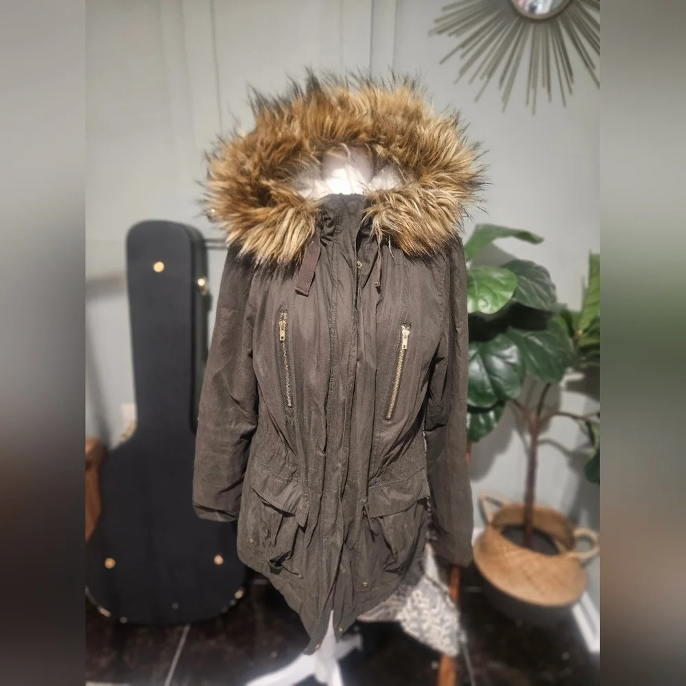 ASOS Parka Fur Trimmed Hood Utikity Medium Warmth Coat. Khaki/olive. Size 8